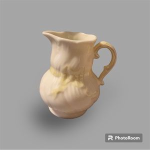Beleek Tied Bow Creamer Pitcher